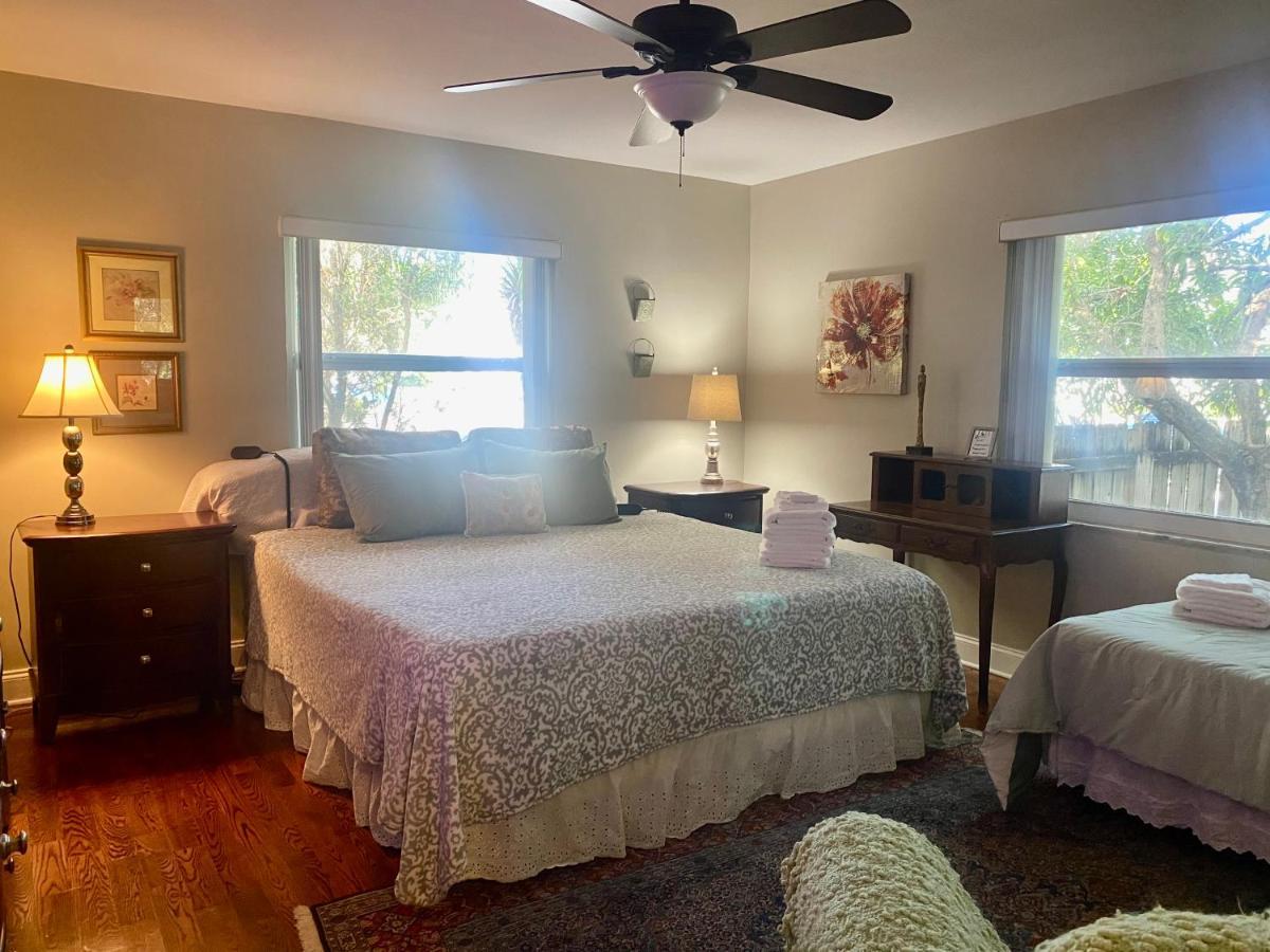 Villa Olivia Guest Rooms Hollywood Exterior photo