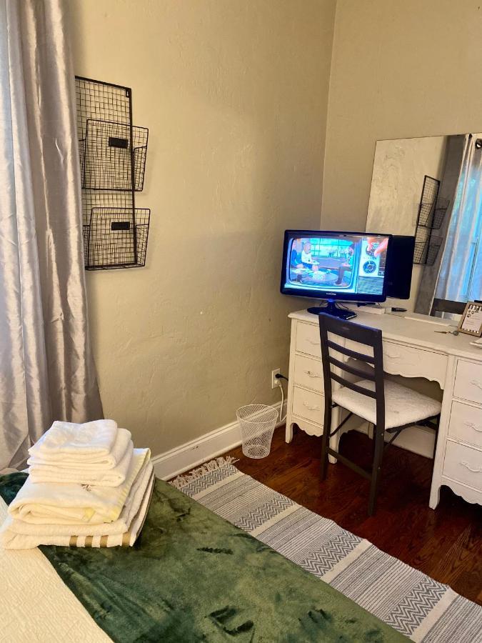Villa Olivia Guest Rooms Hollywood Exterior photo