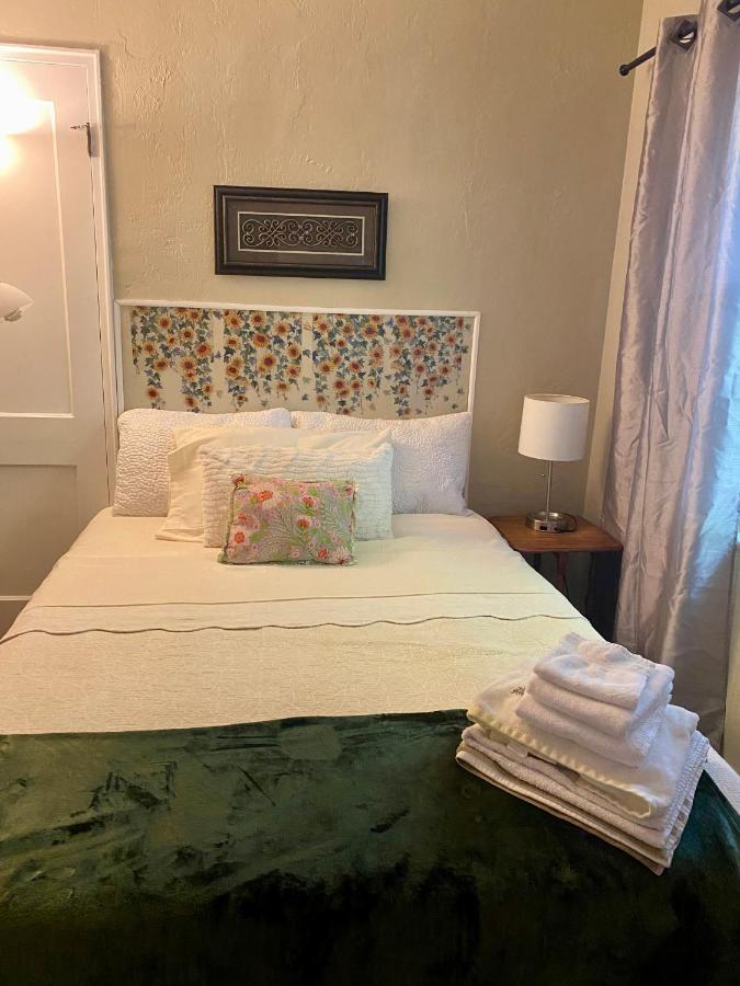 Villa Olivia Guest Rooms Hollywood Exterior photo